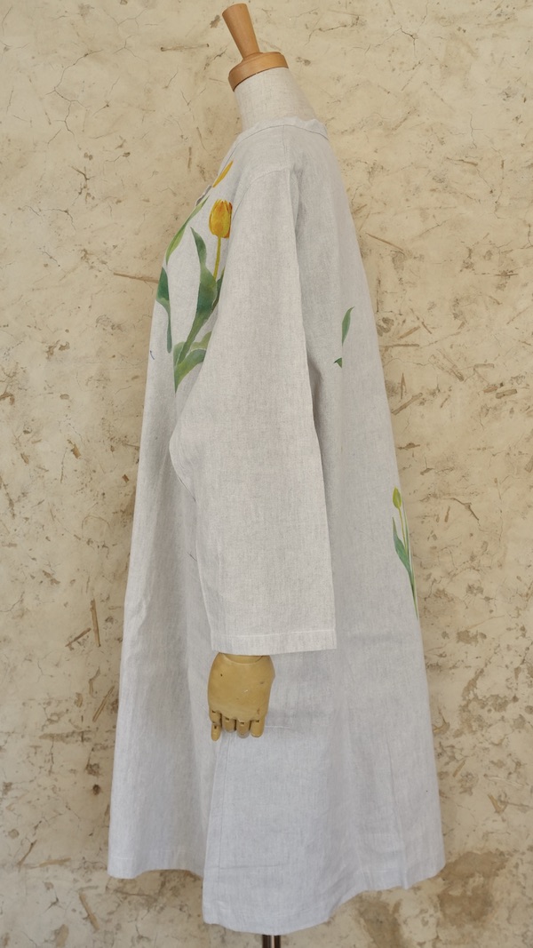 チューリップ　ボタンワンピース　中