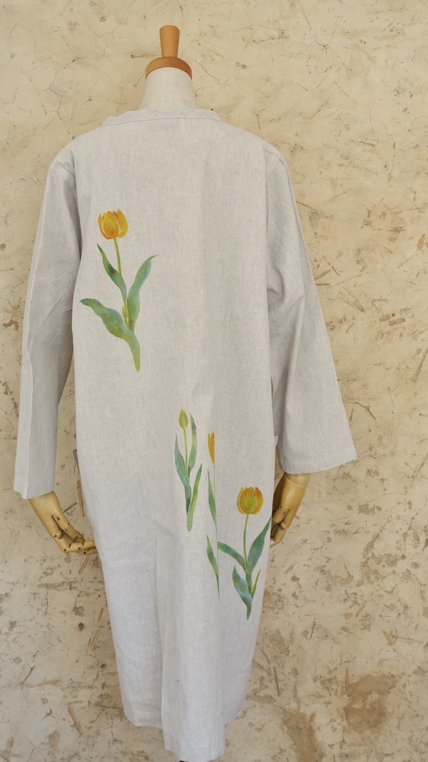 チューリップ　ボタンワンピース　中